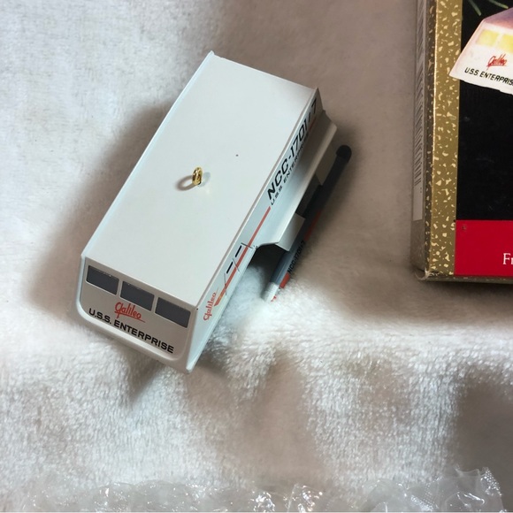 FINAL SALE- LEAVING CLOSET-NO FURTHER DISCOUNTS - Picture 3 of 7